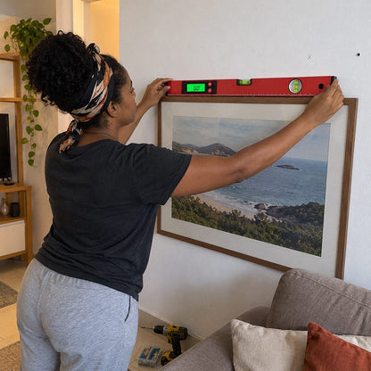 Prumo · Nível digital magnético 50 cm (em uso)