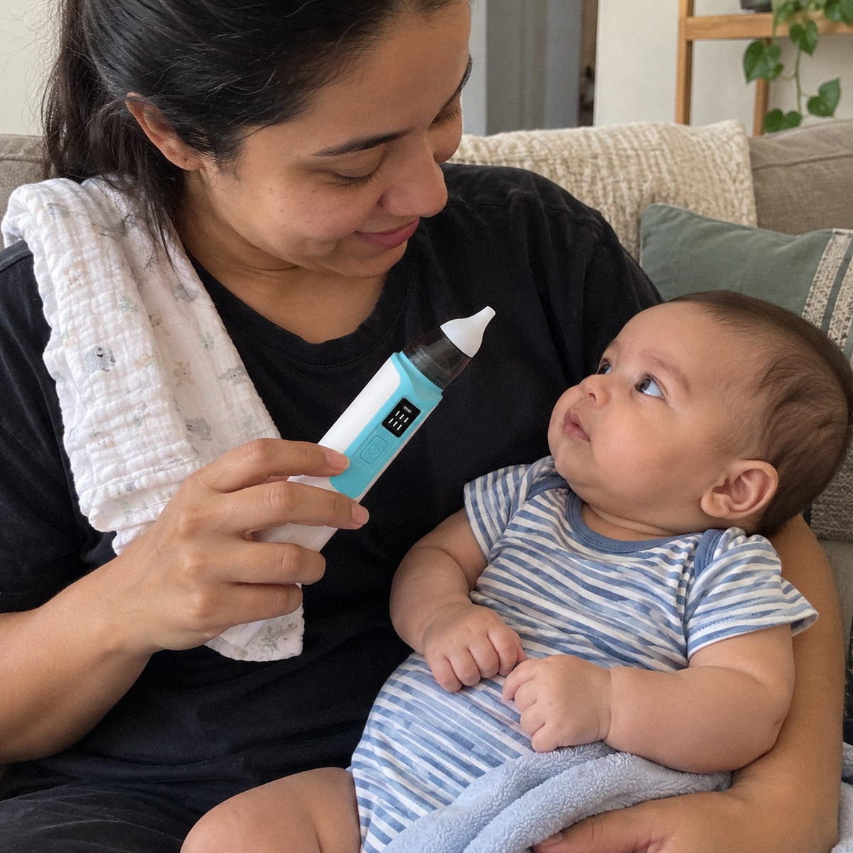 Narizinho · Aspirador nasal elétrico pra bebê (em uso)