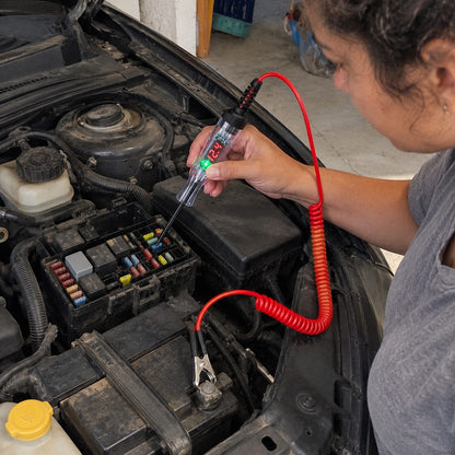 Teste · Caneta testadora de circuito automotivo (em uso)